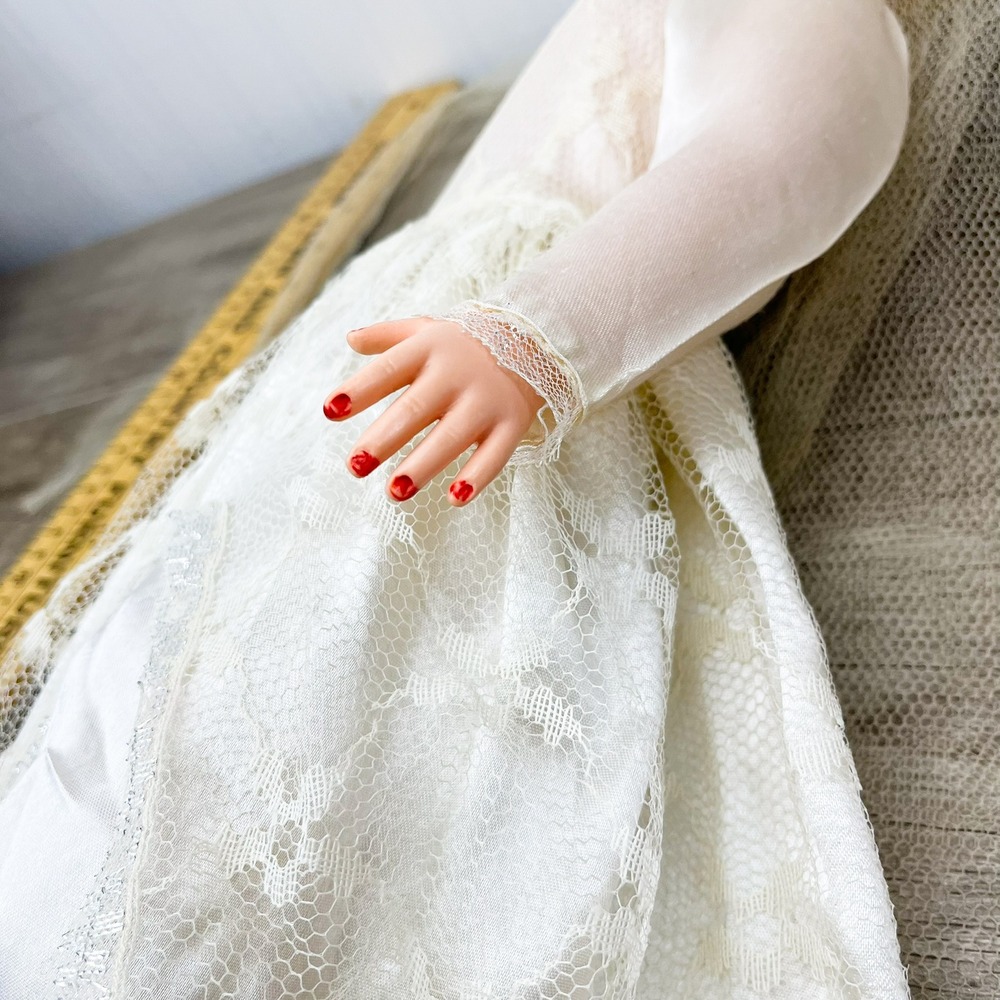 Vintage 24 Inch Bride Doll White Satin Lace Wedding Dress Veil 1950s Sleep Eyes - Picture 14 of 15